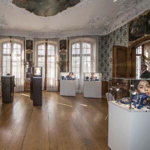 grosse uhren und schmuck vitrinen zum mieten mit beleuchtung für uhren ausstellungen