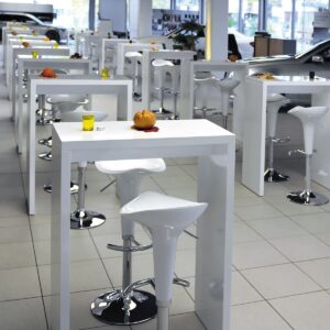 apéro stehtische mieten mit barhockern in weiss