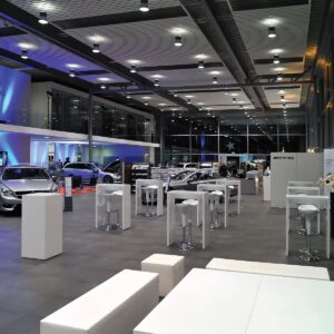 lounge und stehtische zum mieten in weiss für promotions event