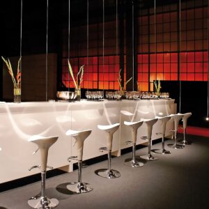 weisse event theke mieten mit barhockern