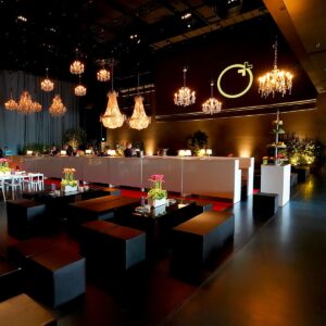 weisse bartheken mieten mit schwarzer gäste lounge