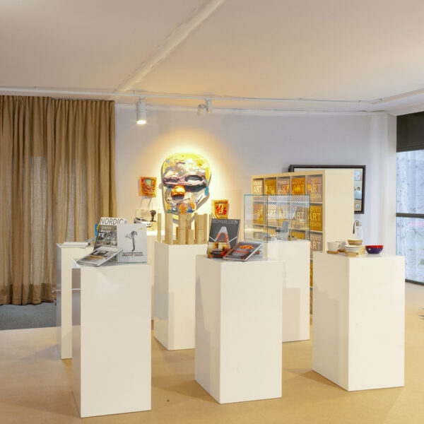 cube säulen stehtische mieten für ausstellung