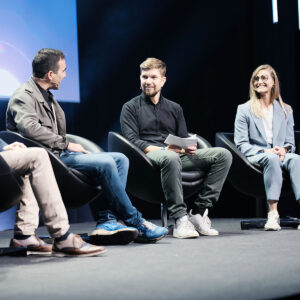 Rent swivel chairs in black for discussions