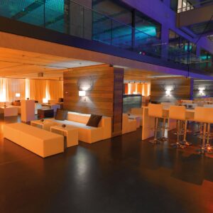 event lounge sitze mieten mit hochtischen und barhockern
