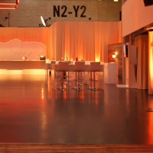 grosse event bar mieten mit stehtischen und barhockern