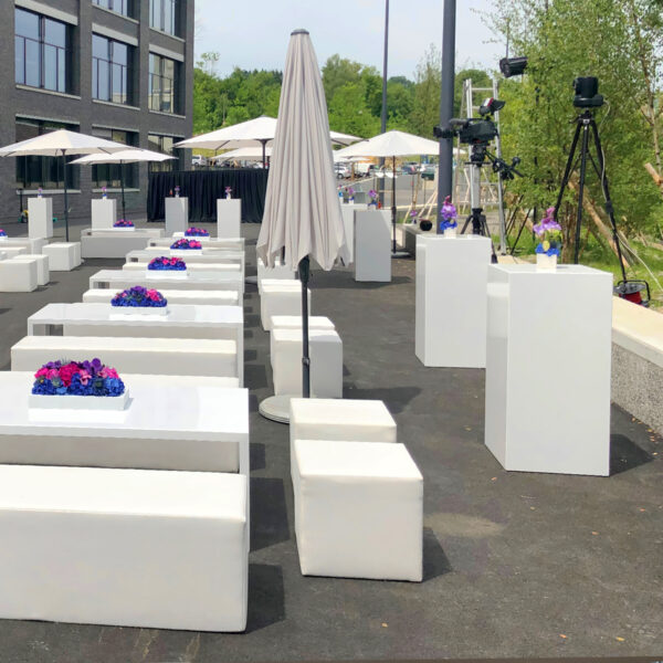 event säulen stehtisch mieten in weiss für outdoor