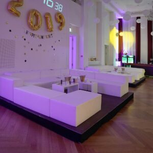 flexible event lounge zum mieten mit sitzwürfel