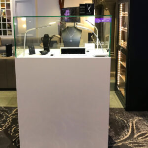 schmuck messe mit grosser led vitrine zum mieten