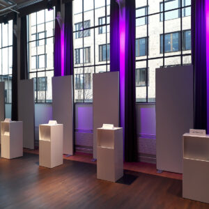 kleine messe stand möbel mieten mit rückwand