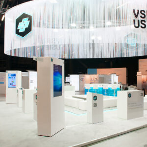 messe stand möbel mieten wie digital signage und messetheke