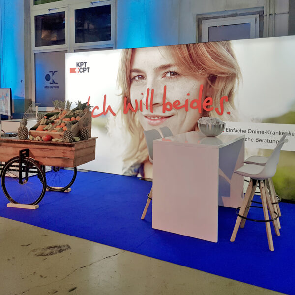 messe stehtisch mieten mit barhocker und rückwand
