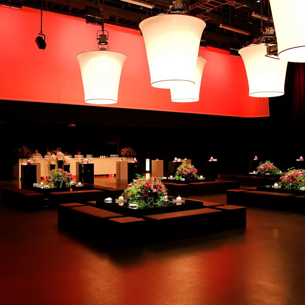 mietmobiliar für event m und messe einsätze lounge mieten in schwarz mit passender bar