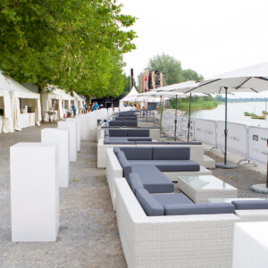 outdoor lounge möbel mit sonnenschirmen mieten