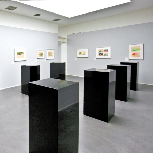 schwarzer stehtisch mieten für event ausstellung