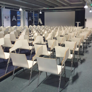 seminar stuhl mieten mit tischablage