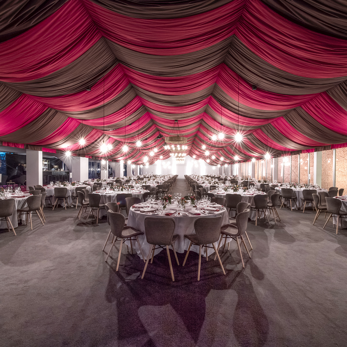 stühle für eventbankett mieten