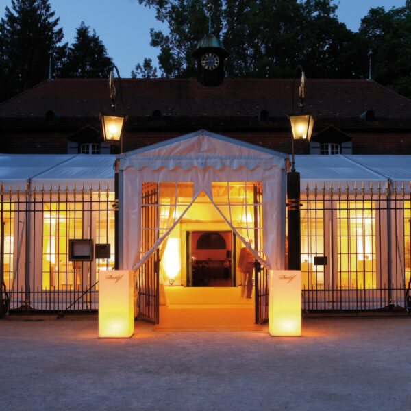 leucht säule mieten für event eingang