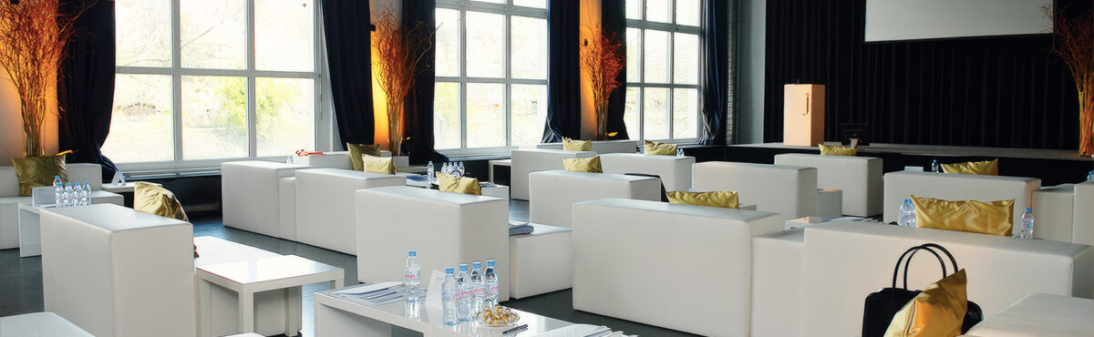 lounge mit lehnen fuer seminar mieten