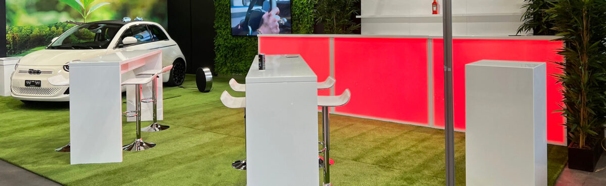 led bar mieten fuer messe mit stehtischen und barhocker in weiss