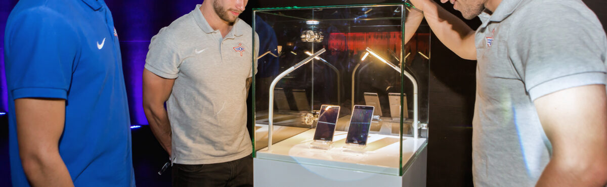promotions vitrine mieten mit led beleuchtung