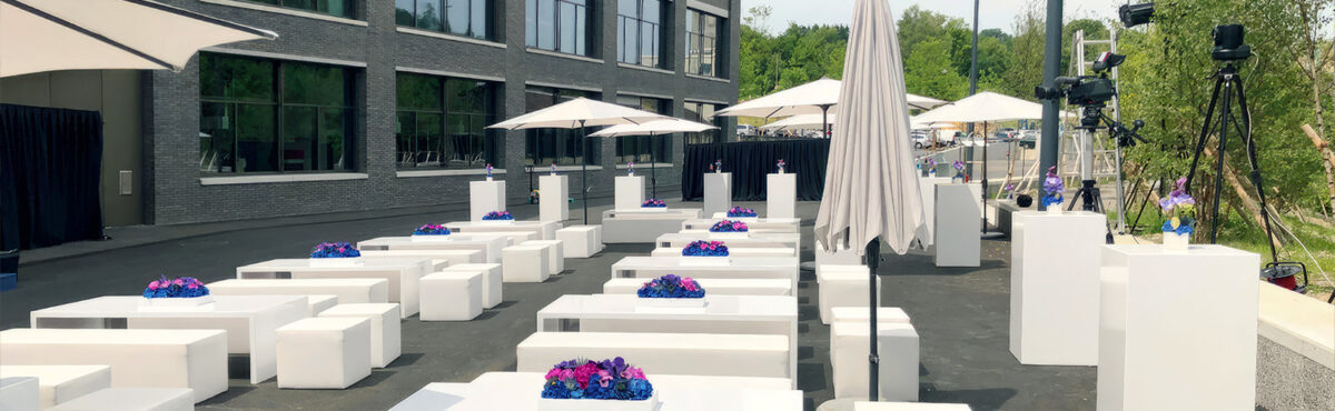 event outdoor lounge mit sonnenschirmen