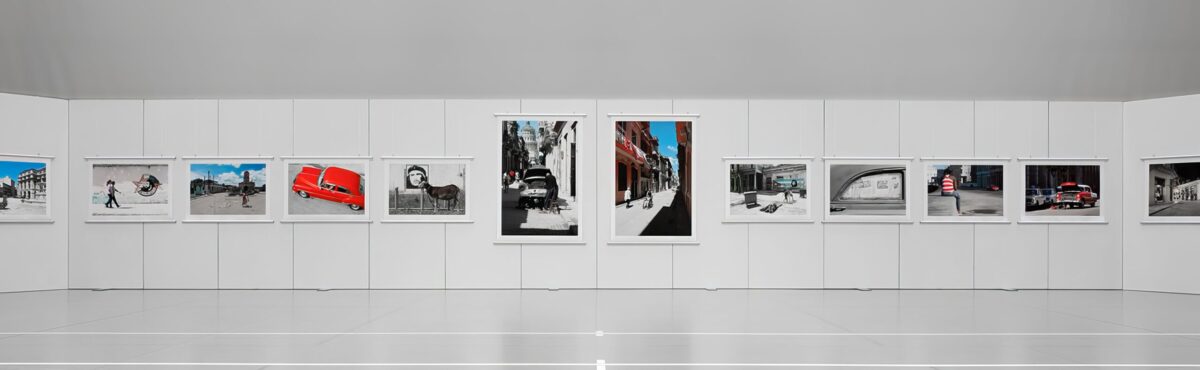weisse wand mieten fuer kunstausstellung mit bilder