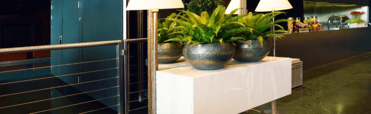 messe sideboard in weiss an einem event