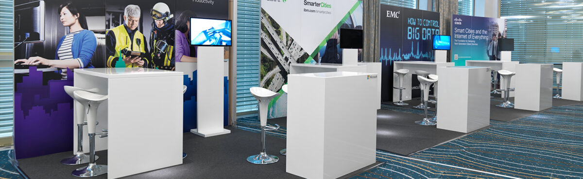 messe moebel mit rueckwaenden und teppich zum mieten